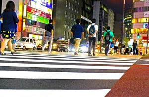 夜の横断歩道
